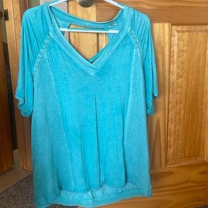 Woman’s short sleeve shirt